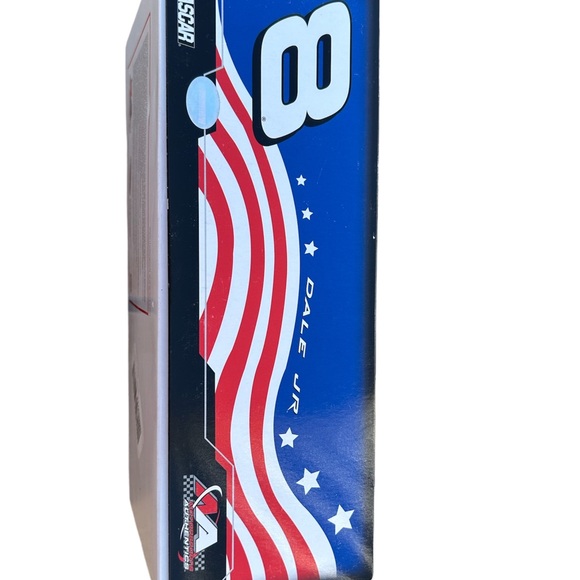 Dale Earnhardt Jr #8 Budweiser Stars & Stripes 2007 1:24 Scale CX878214JEJ - Picture 5 of 6